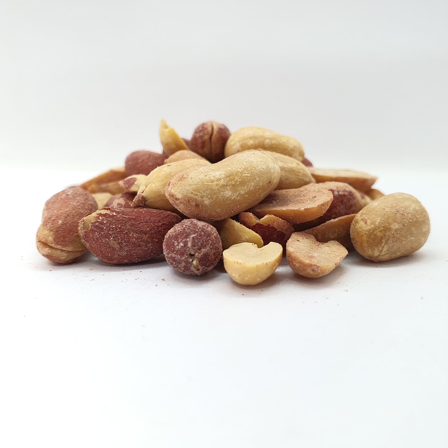 مكسرات فستق سوداني بقشره محمص